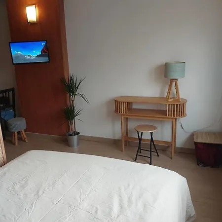 West Bordeaux Apartment
