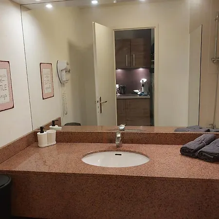 West Bordeaux Apartman *